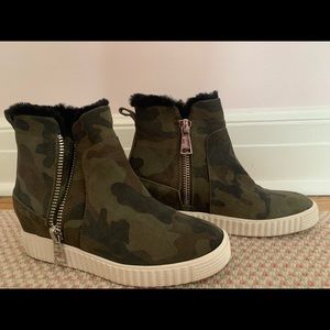 Steve Madden camouflage booties